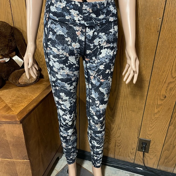 Lululemon"Speed Up Tight * Full-On Luxtreme 28" Spring Bloom Multi ... - Picture 14 of 16